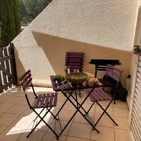 Mezzanine Climatise - Pinede - A Pied Sous Les Pins