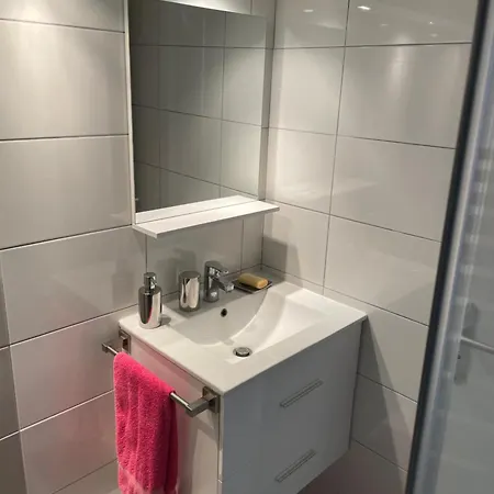 דירה Mezzanine Climatise - Pinede - A Pied Sous Les Pins *